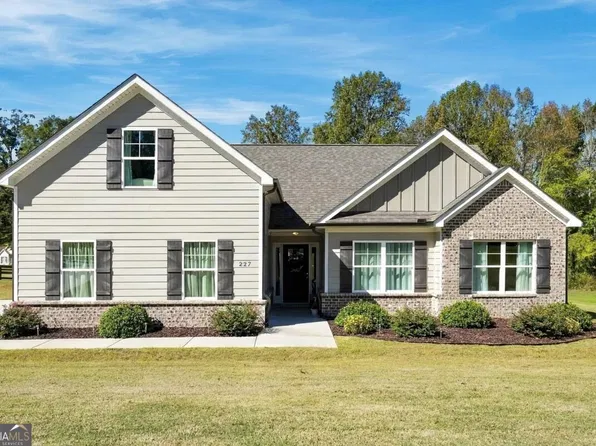 227 Finch Ct, Winder, GA 30680