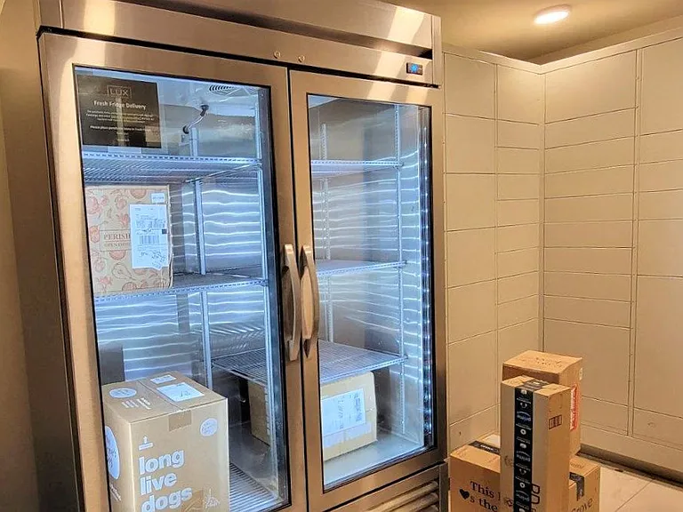 Our cold package storage is available to all residents for meal kits, groceries, and other refrigerated deliveries