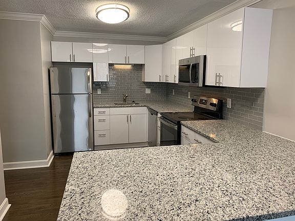 4th image of 519 Washington St APT 3