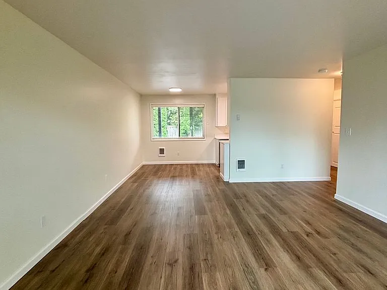 315 5th Ave S — Photo 14