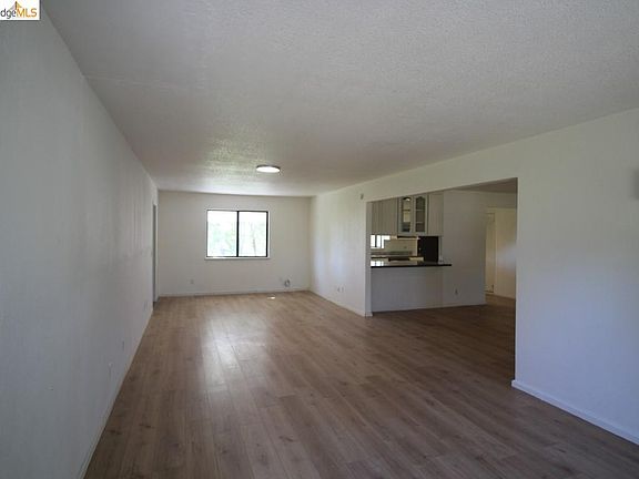 3rd image of 10477 Violetta Way