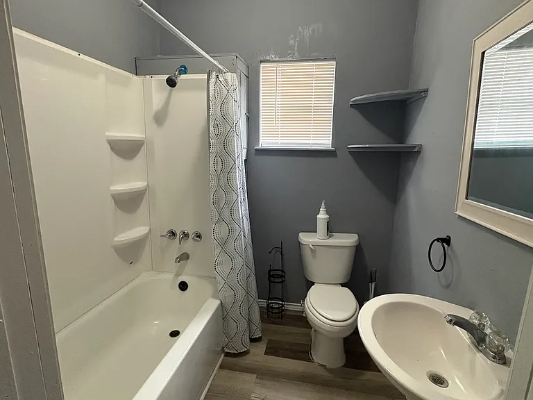 314 E Murrill St — Photo 9