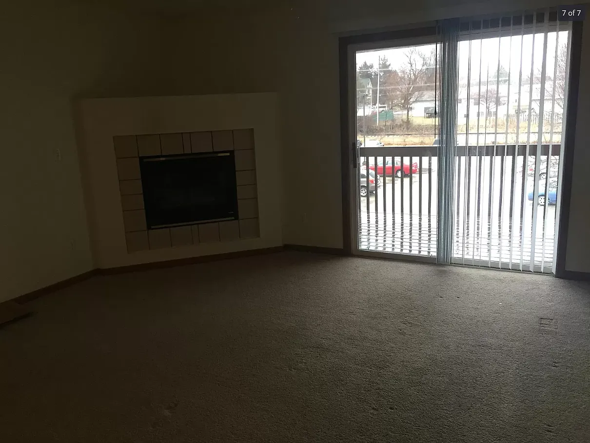 2 bed, 900 sqft, $1,050 — Photo 3