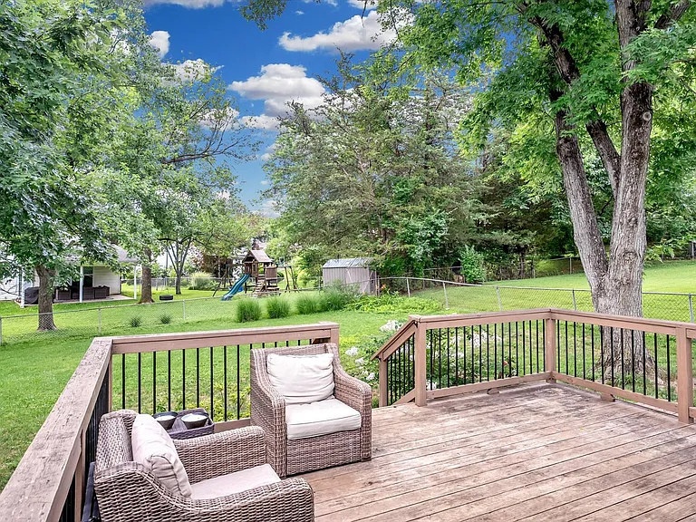 1338 Greenmar Dr — Photo 9