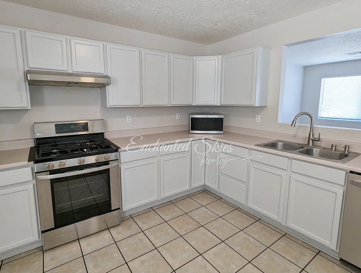 4 bed, 1514 sqft, $2,150 — Photo 4