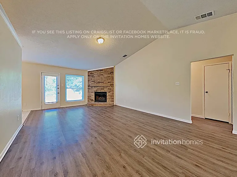 5345 Colonial Dr — Photo 4