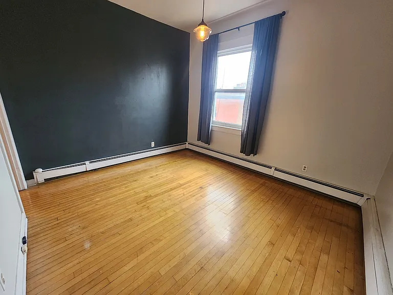 343 Elgin St #A — Photo 7