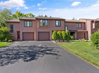 3151 Burrwood Dr, Baldwinsville, NY 13027