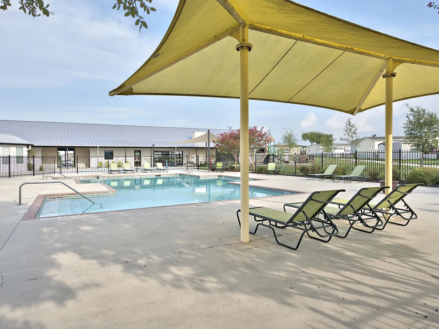 Woodlake Estates (TX) — Photo 2