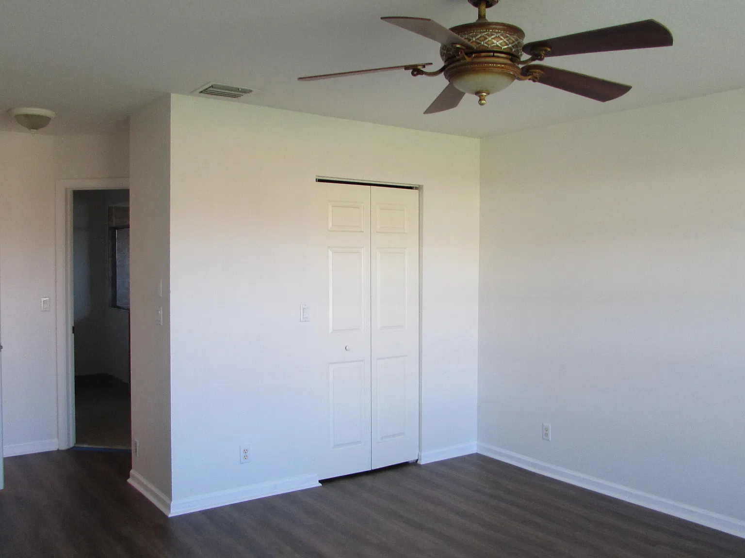 3 bed, 2.0 bath, 1785 sqft, $2,450 — Photo 4