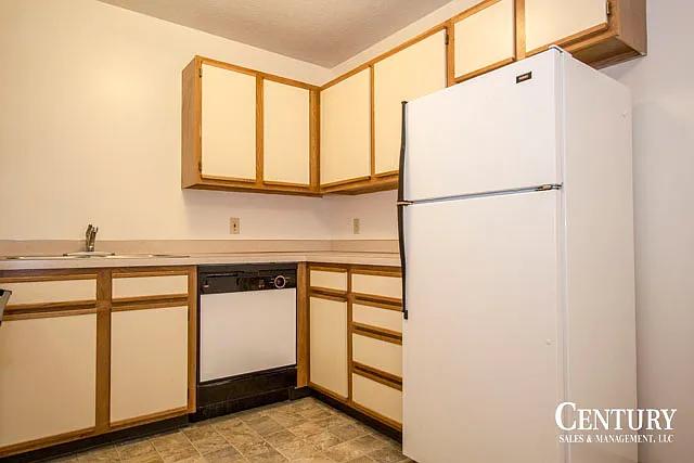 951 Furnas Ave — Photo 7