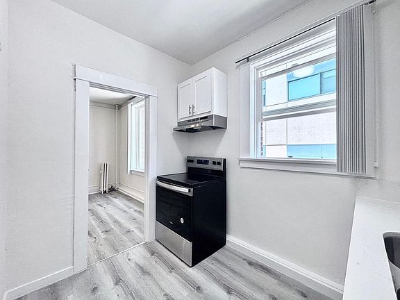 4th image of 341 S Alvarado St #304