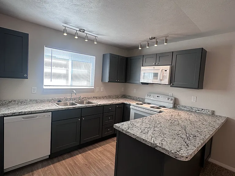 1154 S Reed St — Photo 3