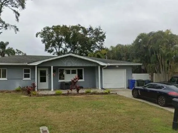 1976 Summit Dr, Dunedin, FL 34698