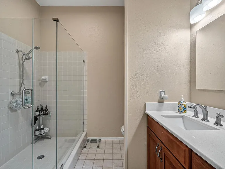 10401 High Hollows Dr #201 — Photo 17