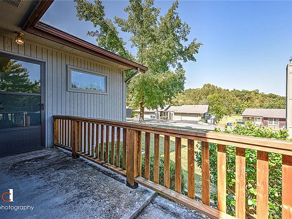 4th image of 31 Shakespeare Dr