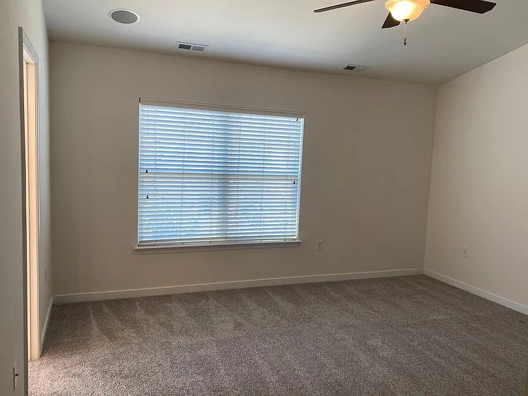 544 Abbey Village Cir — Photo 8