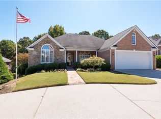 1045 Lewis Ridge Cir, Lawrenceville, GA 30045