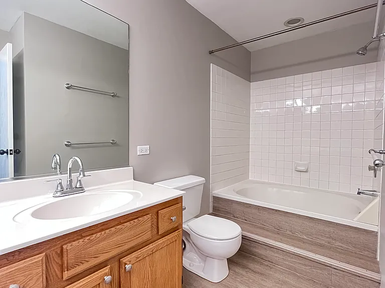 166 Half Moon Cir — Photo 11
