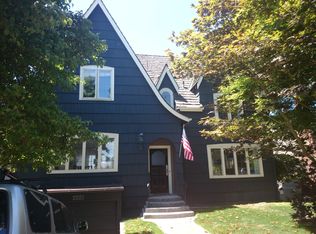 2551 28th Ave W, Seattle, WA 98199