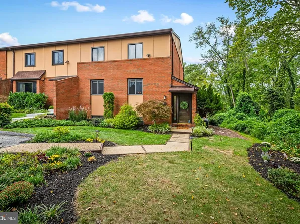 34 Lacosta Ct, Baltimore, MD 21204