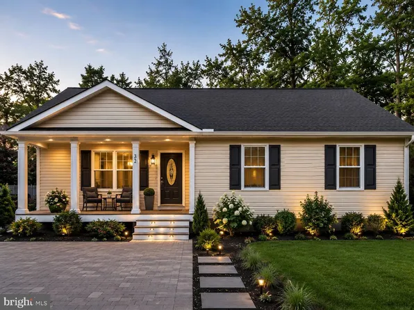 32 Placid Rd, Colonial Beach, VA 22443