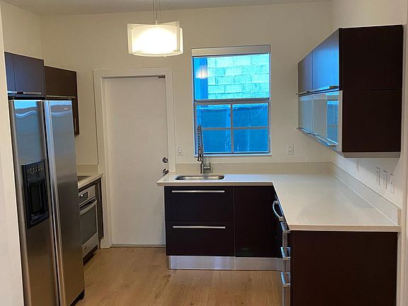 3rd image of 2031 Meridian Ave APT 9