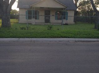 123 S 4th St, Uvalde, TX 78801