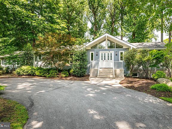 2nd image of 5 Martins Cir