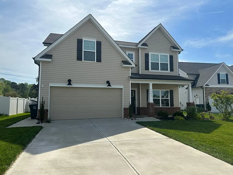 4006 Crimson Wood Ct — Photo 2