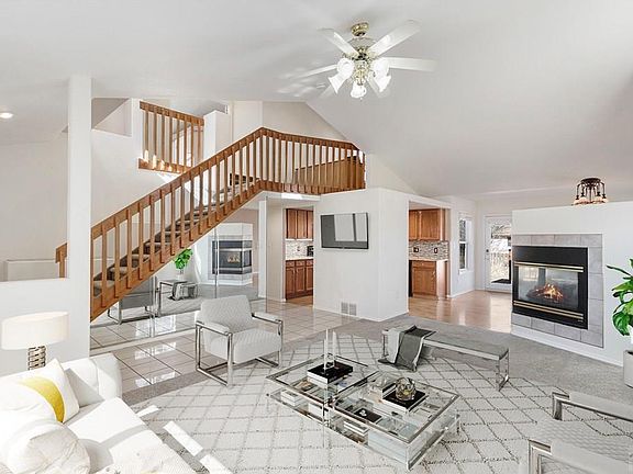 2nd image of 315 W Venturi Dr