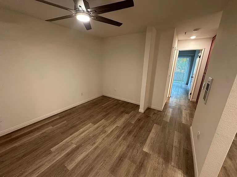Hillcrest Summit Apartments — Photo 14