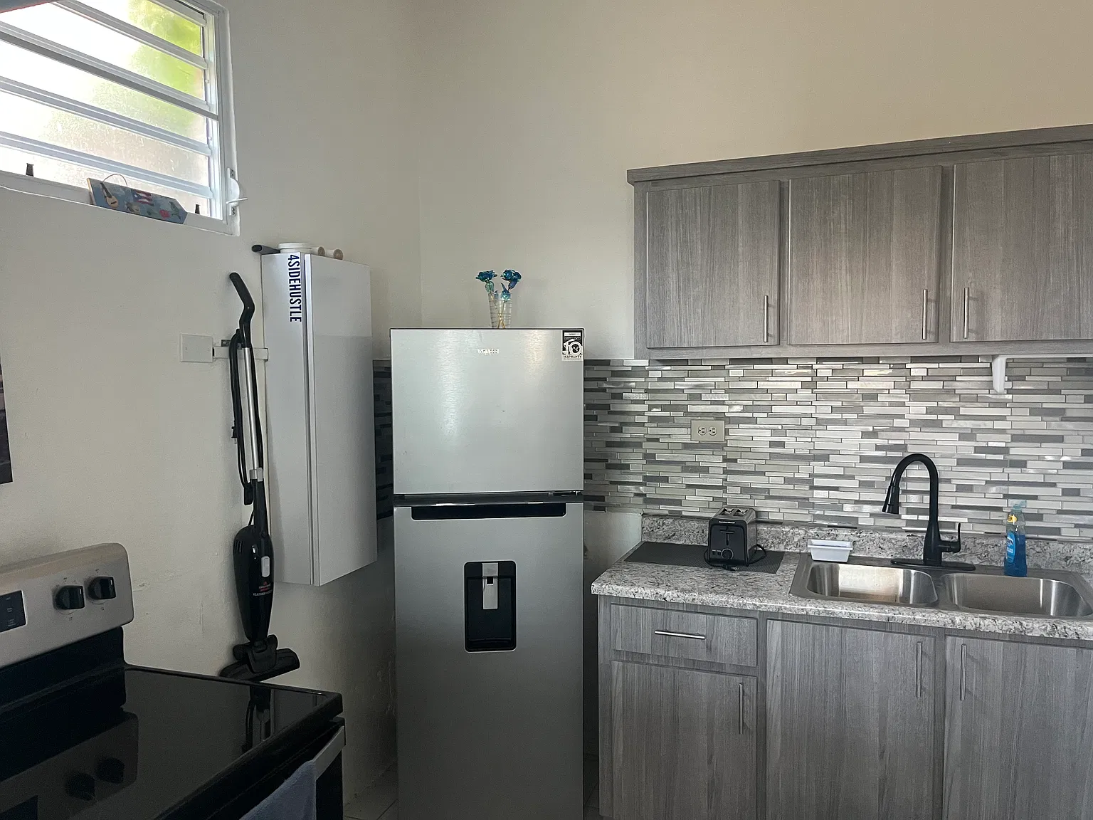2 bed, 700 sqft, $1,100 — Photo 3