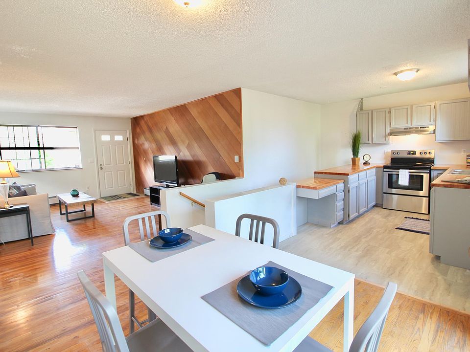 Upstairs Living Area