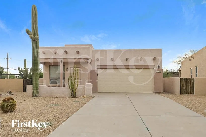 4 bed, 2.0 bath, 1840 sqft, $2,360 — Photo 1