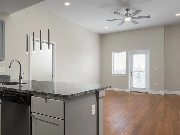 4400 Manchester Ave — Photo 18