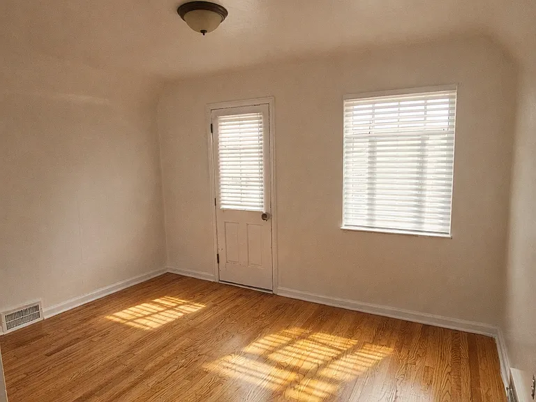 14140 Fairmount Dr #1 — Photo 5