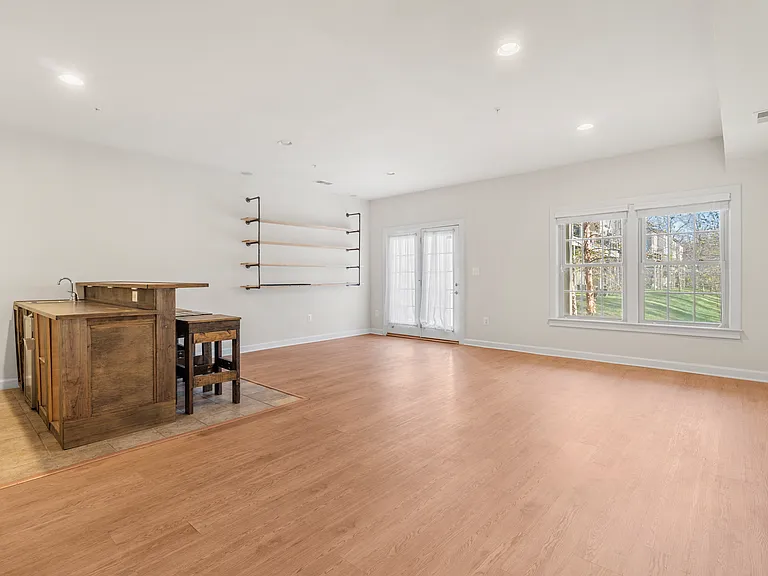 7451 Burnside Way — Photo 6
