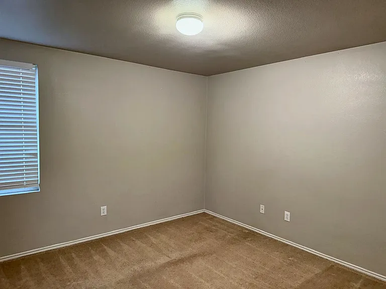 12671 Drexel St — Photo 11