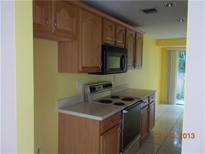 2nd image of 871 NW 80th Ter