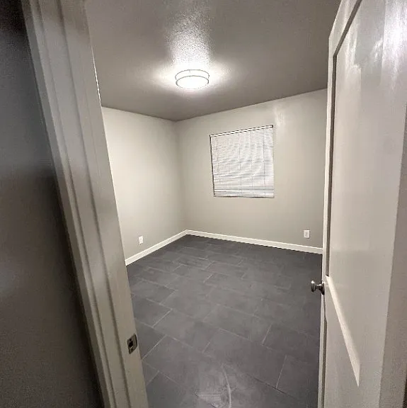 1102 W Cochise Dr #1 — Photo 6