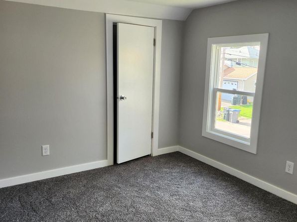 301 S Lakeview St, Sturgis, MI 49091