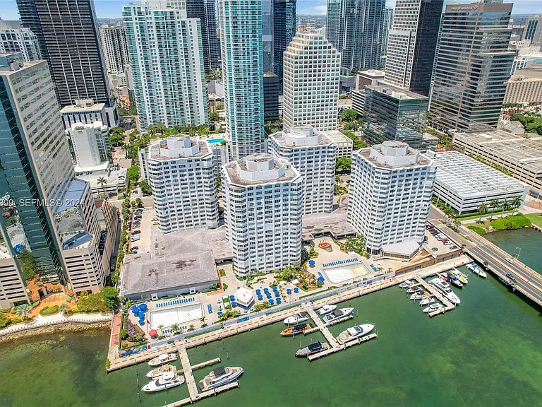 999 Brickell Bay Dr #STU06 — Photo 13