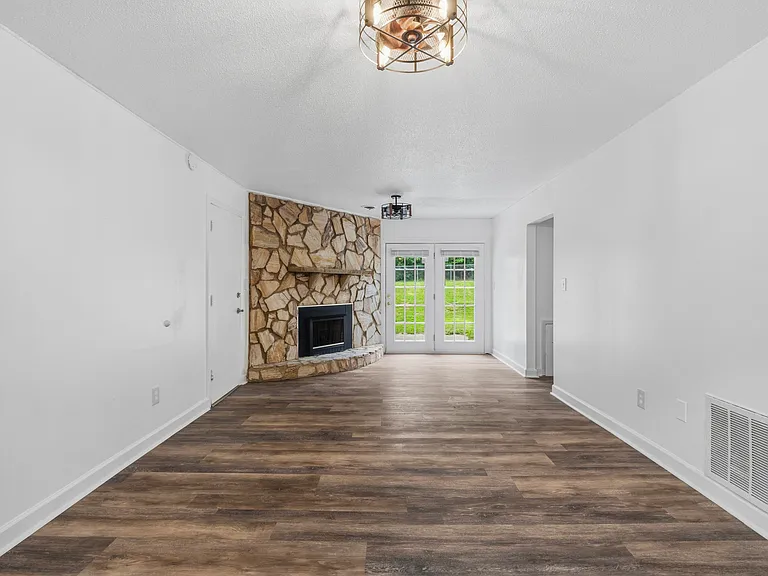 528 River Oak Dr — Photo 16