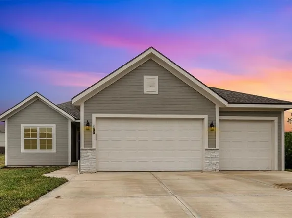 100 Creek Valley Ter, Smithville, MO 64089