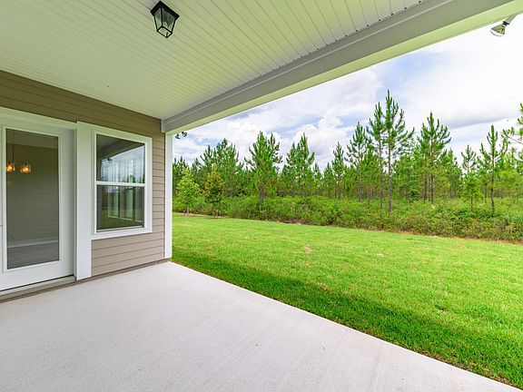 The Crestmoore II Outdoor Living