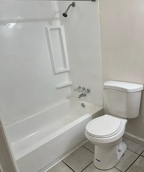 1223 N Dysart Rd #8 — Photo 5
