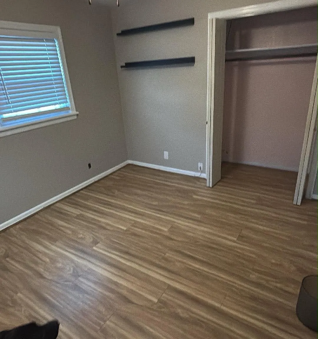 3 bed, 1.5 bath, 1632 sqft, $900 — Photo 2