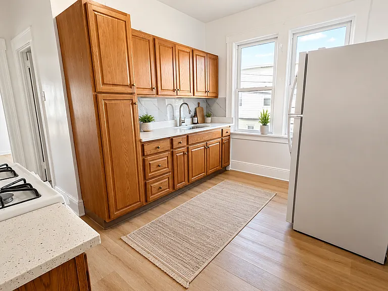 116 Knapp Ave #4 — Photo 5