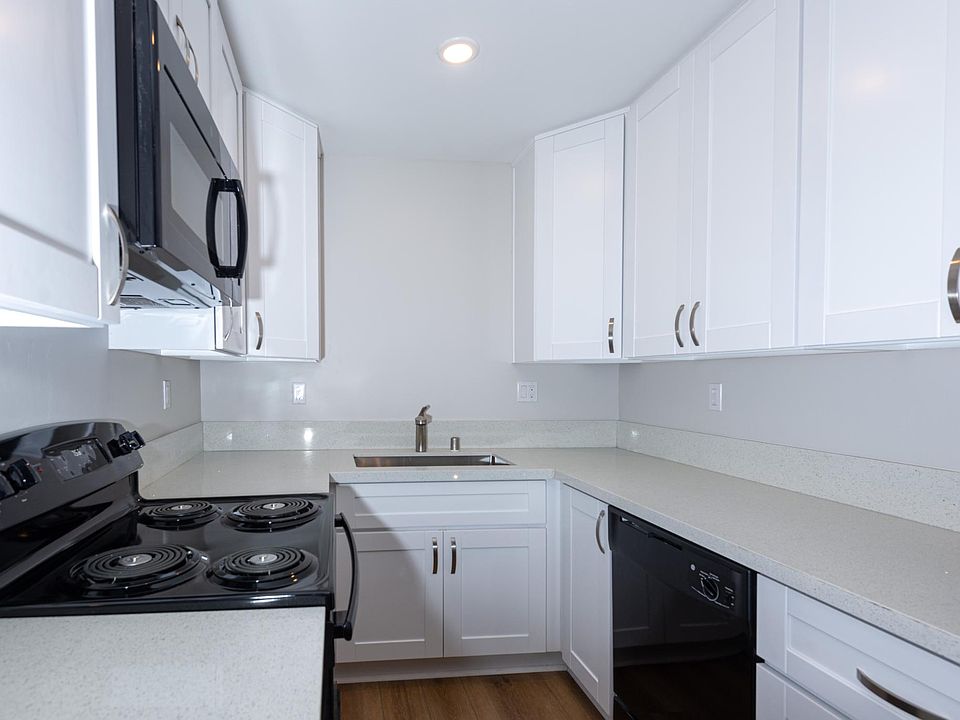 1st image of 285 Elder Ave